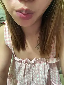 Snapshot of Vi_sexyy chatting on 06-29-26, 10:15 Vi sexyy online show from 06-29-26, 10:15