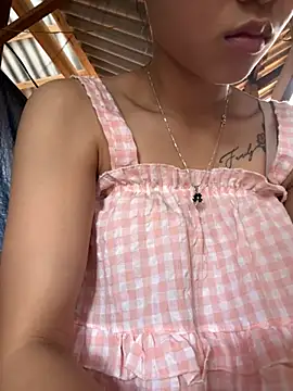 Snapshot of Vi_sexyy chatting on 07-17-26, 03:13 Vi sexyy online show from 07-17-26, 03:13