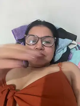 Snapshot of Casandra_inthemorning chatting on 05-14-26, 04:47 Casandra inthemorning online show from 05-14-26, 04:47