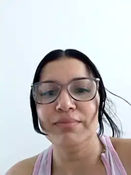 Snapshot of Casandra_inthemorning chatting on 05-28-26, 01:08 Casandra inthemorning online show from 05-28-26, 01:08