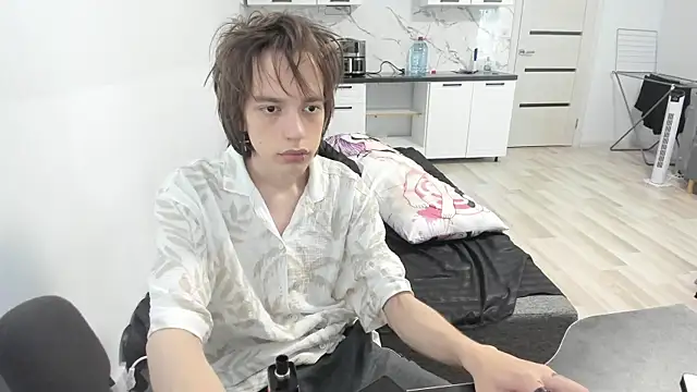 Nolan Sagee online show from 06-14-26, 07:10