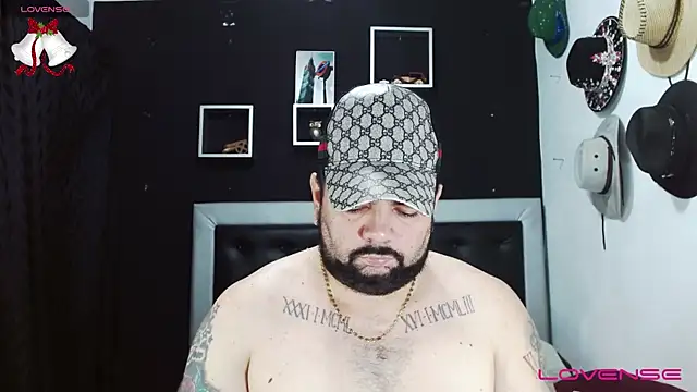 Snapshot of perverseveteranmanxxx chatting on 12-30-24, 04:20 perverseveteranmanxxx online show from 12-30-24, 04:20