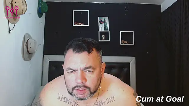 Snapshot of perverseveteranmanxxx chatting on 01-19-25, 12:17 perverseveteranmanxxx online show from 01-19-25, 12:17