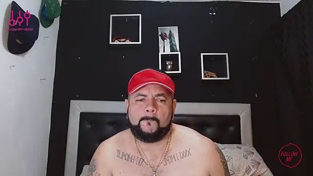 Snapshot of perverseveteranmanxxx chatting on 03-05-25, 10:21 perverseveteranmanxxx online show from 03-05-25, 10:21