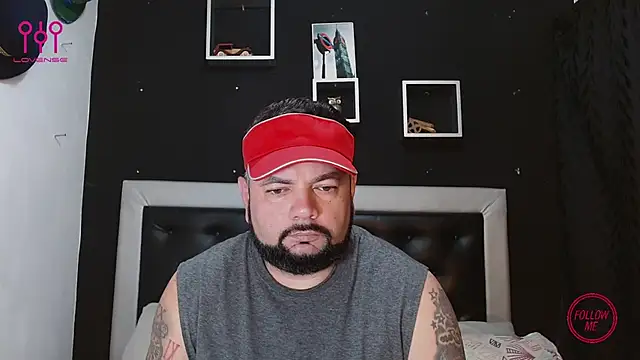 Snapshot of perverseveteranmanxxx chatting on 03-06-25, 01:03 perverseveteranmanxxx online show from 03-06-25, 01:03