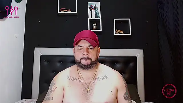 Snapshot of perverseveteranmanxxx chatting on 03-11-25, 11:04 perverseveteranmanxxx online show from 03-11-25, 11:04