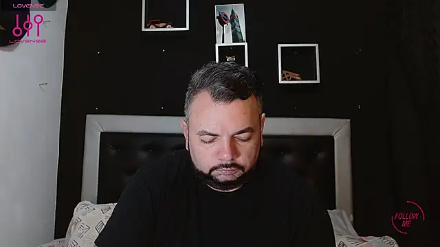 Snapshot of perverseveteranmanxxx chatting on 03-20-25, 01:26 perverseveteranmanxxx online show from 03-20-25, 01:26