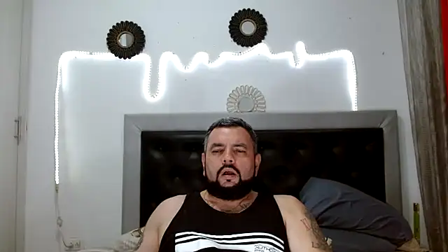 Snapshot of perverseveteranmanxxx chatting on 09-26-25, 04:16 perverseveteranmanxxx online show from 09-26-25, 04:16