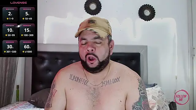 Snapshot of perverseveteranmanxxx chatting on 10-14-25, 12:50 perverseveteranmanxxx online show from 10-14-25, 12:50