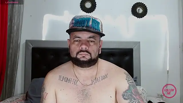 Snapshot of perverseveteranmanxxx chatting on 11-04-25, 11:59 perverseveteranmanxxx online show from 11-04-25, 11:59