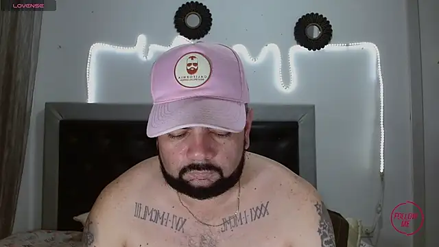 Snapshot of perverseveteranmanxxx chatting on 11-13-25, 03:49 perverseveteranmanxxx online show from 11-13-25, 03:49