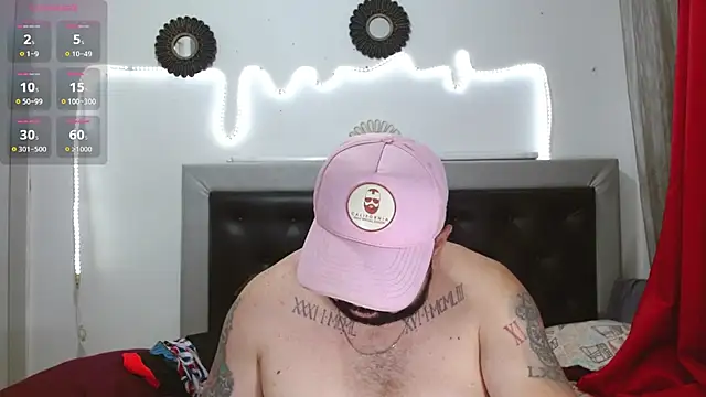 Snapshot of perverseveteranmanxxx chatting on 11-17-25, 10:15 perverseveteranmanxxx online show from 11-17-25, 10:15