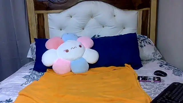 creamyamber online show from 02-17-26, 01:13