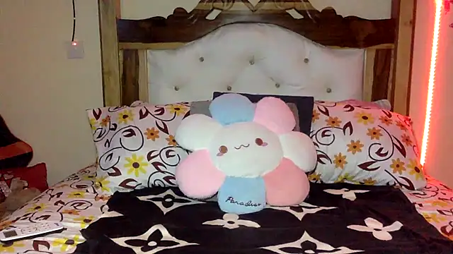 creamyamber online show from 04-09-26, 01:05