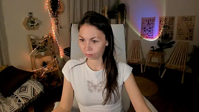 Snapshot of TrasyMorris chatting on 05-14-26, 06:53 TrasyMorris online show from 05-14-26, 06:53