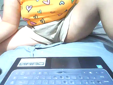 Snapshot of xsweetlover69x chatting on 06-17-26, 06:16 xsweetlover69x online show from 06-17-26, 06:16