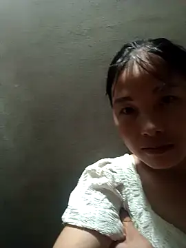 Snapshot of lucat998 chatting on 05-12-26, 01:08 lucat998 online show from 05-12-26, 01:08