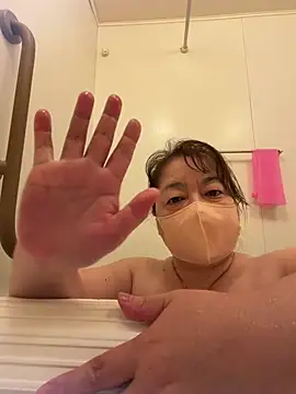 Snapshot of koharu1212 chatting on 07-05-26, 01:51 koharu1212 online show from 07-05-26, 01:51