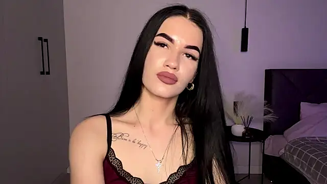 Snapshot of KarieEgge chatting on 06-03-26, 03:06 KarieEgge online show from 06-03-26, 03:06