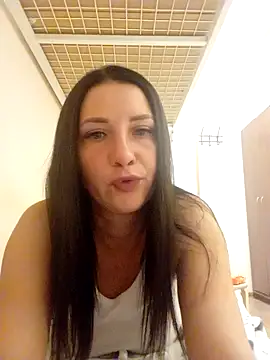Snapshot of CarolWarren_ chatting on 07-15-26, 03:56 CarolWarren online show from 07-15-26, 03:56