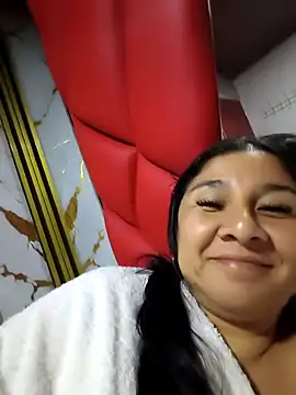 Snapshot of noemy-25 chatting on 05-13-26, 02:42 noemy-25 online show from 05-13-26, 02:42