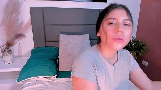 AlexandraCruzz online show from 07-01-26, 06:18