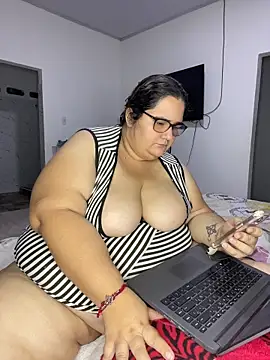 Snapshot of marianacooper1234 chatting on 05-27-26, 02:08 marianacooper1234 online show from 05-27-26, 02:08