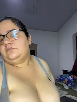 Snapshot of marianacooper1234 chatting on 06-10-26, 04:39 marianacooper1234 online show from 06-10-26, 04:39