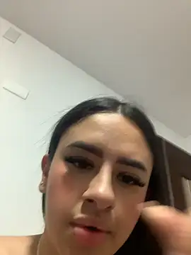 Snapshot of Sweet1_Treat chatting on 07-19-26, 04:16 Sweet1 Treat online show from 07-19-26, 04:16