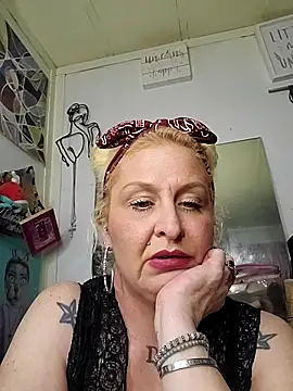 NutNmyGUTdaddy online show from 06-17-26, 08:28