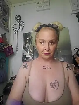 NutNmyGUTdaddy online show from 06-18-26, 10:09