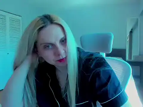 Snapshot of Laviora chatting on 05-31-26, 11:39 Laviora online show from 05-31-26, 11:39