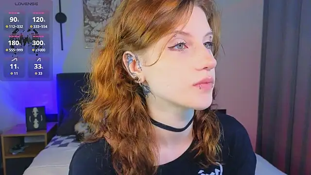 Snapshot of vampi_queen chatting on 06-20-26, 06:00 vampi queen online show from 06-20-26, 06:00