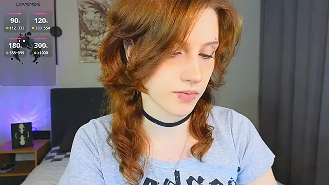 Snapshot of vampi_queen chatting on 06-25-26, 11:20 vampi queen online show from 06-25-26, 11:20