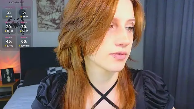 Snapshot of vampi_queen chatting on 06-27-26, 08:36 vampi queen online show from 06-27-26, 08:36