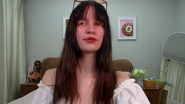 Snapshot of VivianCaro chatting on 05-14-26, 08:21 VivianCaro online show from 05-14-26, 08:21