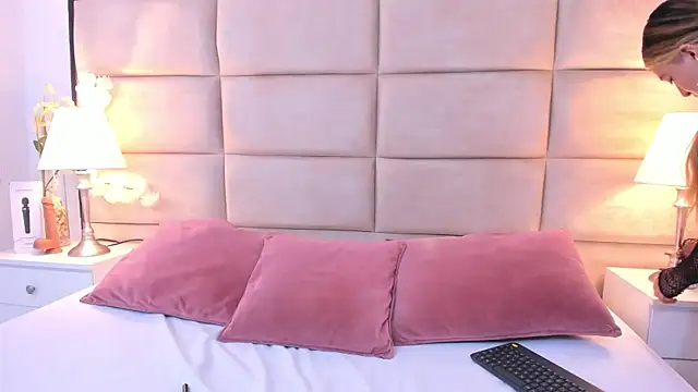 LiahRose  online show from 07-08-26, 01:26