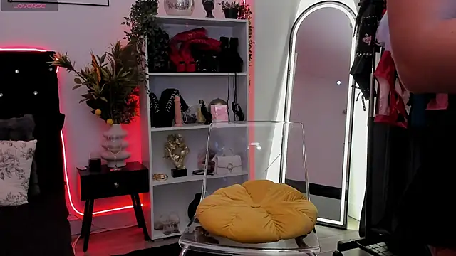 Snapshot of AmyyyDiamond chatting on 06-10-26, 05:12 AmyyyDiamond online show from 06-10-26, 05:12