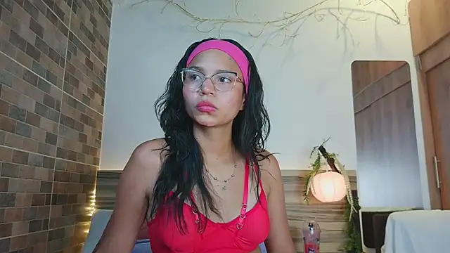 Snapshot of Evalune_ chatting on 06-18-26, 11:20 Evalune online show from 06-18-26, 11:20