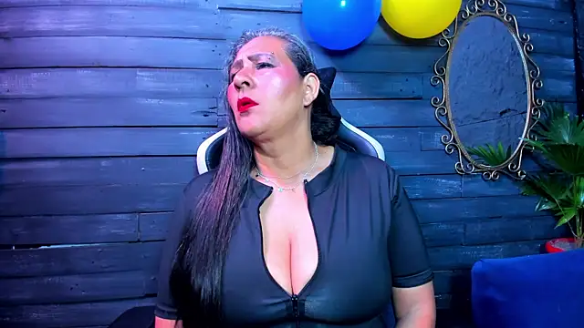 Snapshot of Victoria_kyler chatting on 06-19-26, 03:22 Victoria kyler online show from 06-19-26, 03:22