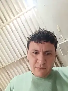 Snapshot of Maduro-Mariquita chatting on 06-16-26, 01:36 Maduro-Mariquita online show from 06-16-26, 01:36