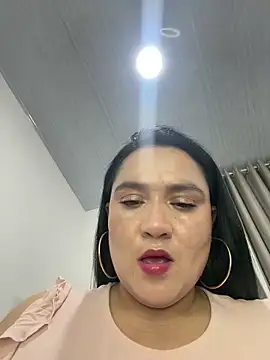 rousee69  online show from 05-19-26, 06:31