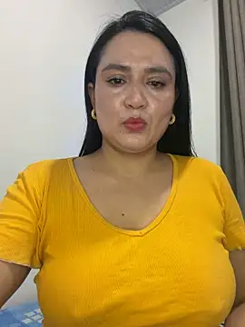 Snapshot of rousee69_ chatting on 05-27-26, 12:07 rousee69 online show from 05-27-26, 12:07