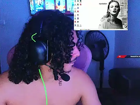 Snapshot of Gamer_Straight chatting on 05-17-26, 04:21 Gamer Straight online show from 05-17-26, 04:21