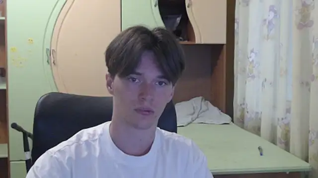Snapshot of arthur___king chatting on 06-15-26, 01:35 arthur king online show from 06-15-26, 01:35