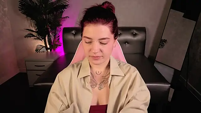 Snapshot of Nikki_Gringer chatting on 06-01-26, 01:07 Nikki Gringer online show from 06-01-26, 01:07