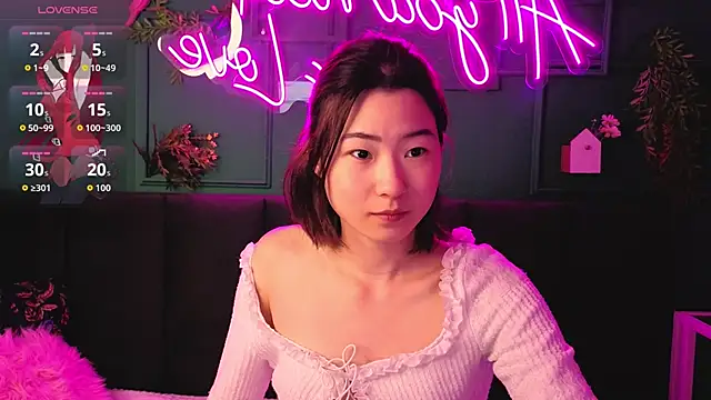 Snapshot of Runi_Asian chatting on 06-05-26, 01:01 Runi Asian online show from 06-05-26, 01:01