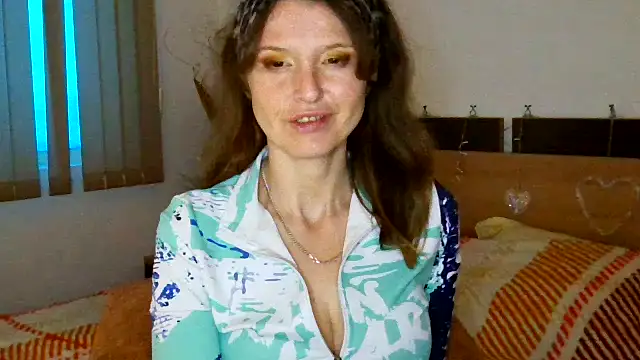 Snapshot of LoveElenika chatting on 06-14-26, 05:04 LoveElenika online show from 06-14-26, 05:04