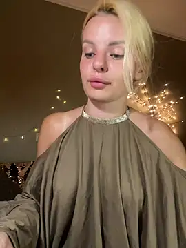Snapshot of MissAnabel_ chatting on 06-17-26, 06:53 MissAnabel online show from 06-17-26, 06:53