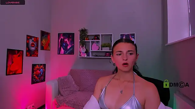 Snapshot of caroline_honeyy chatting on 07-28-26, 12:59 caroline honeyy online show from 07-28-26, 12:59